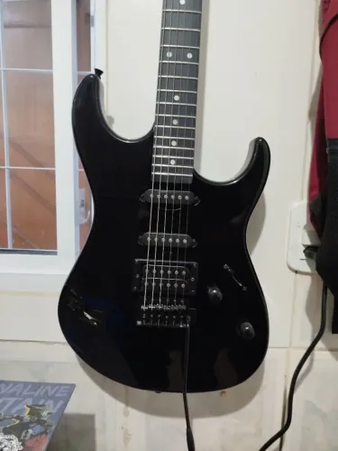 Guitarra semi nova Tagima 510