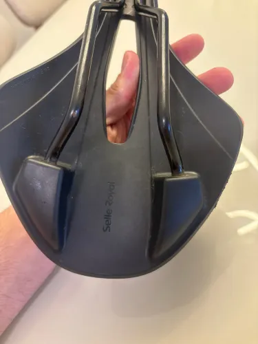 Selim / Banco Selle Royal Vazado com Detalhe - Confortável