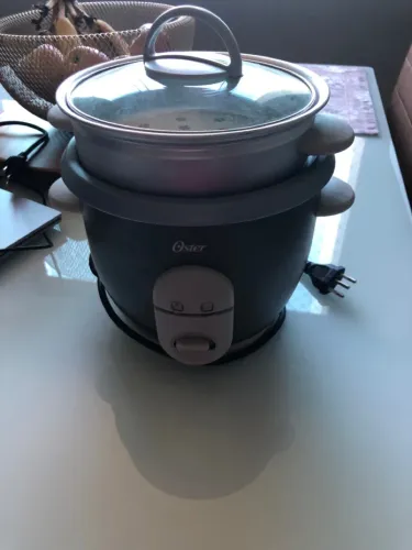 Panela de arroz pequena Oster