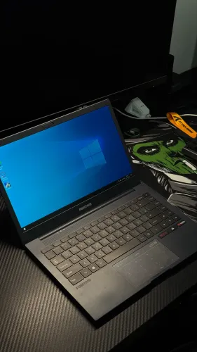 Notebook Ultra Fino Positivo em excelente estado!!