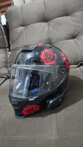 Capacete Axxis Eagle Evo Flores Rosas Vermelho / Valor sem o comunicador 