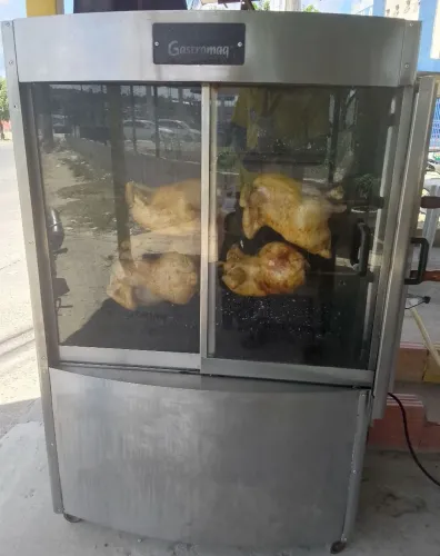 Vendo máquina de assar frango elétrica e a gás