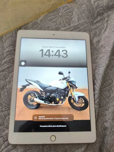 iPad Apple 6ª Geração 128GB - 9,7? - Para Reparo