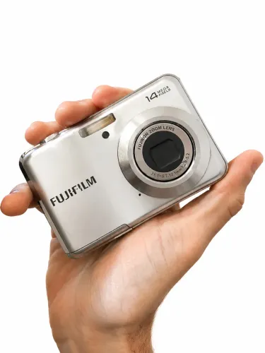  Cybershots a venda - Samsung e Fujifilm 