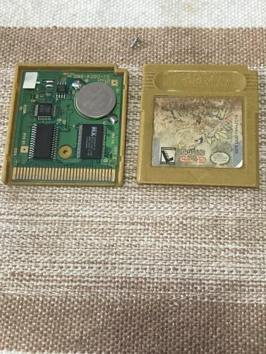 Jogo original Pokémon Gold Game Boy Color (Envio OLX PAY)
