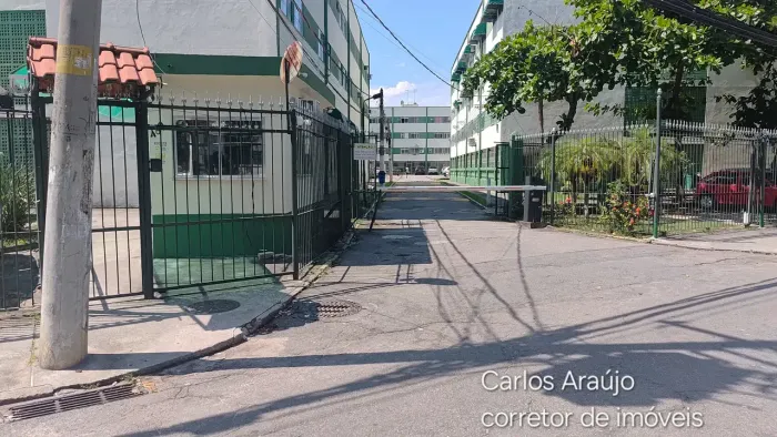 Condomínio fechado com guarita, apto vazio e reformado