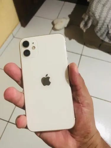 iPhone 11 (face id funcionando)