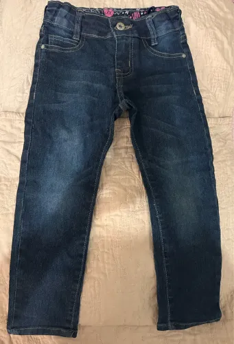 Calça jeans TAM 2 e 3 anos