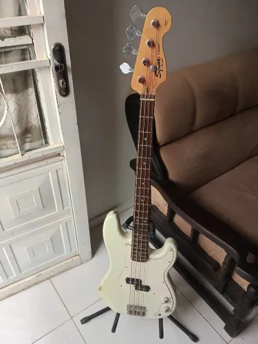 Baixo Fender