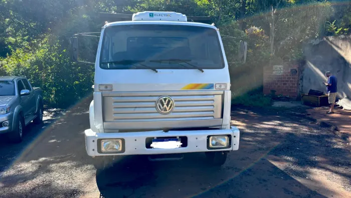 Volksvagen 16-200 caçamba 