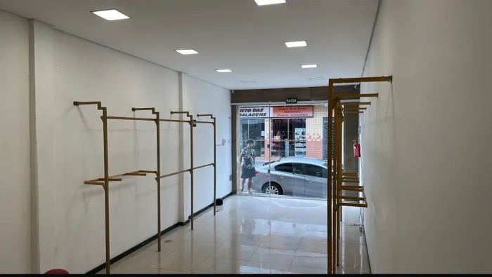 Montagem para loja de roupas