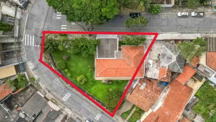 Casa para venda em Vila Pirituba com 5 quartos, sendo 3 suítes, 297m²
