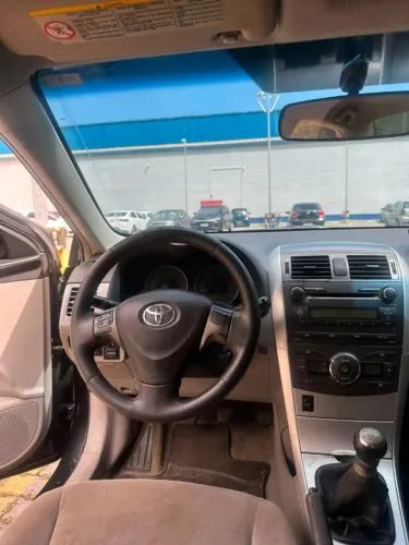 Toyota Corolla GLI 1.8 Flex 16V Mec. 2013
