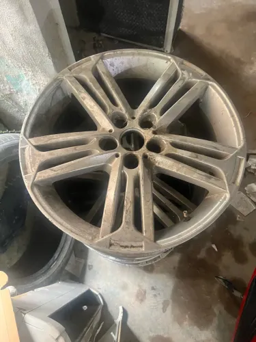 4 rodas aro 17 com pneus meia vida