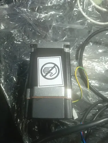 Motor de passo pra máquina de costura