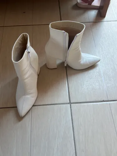 Bota branca SHEIN 