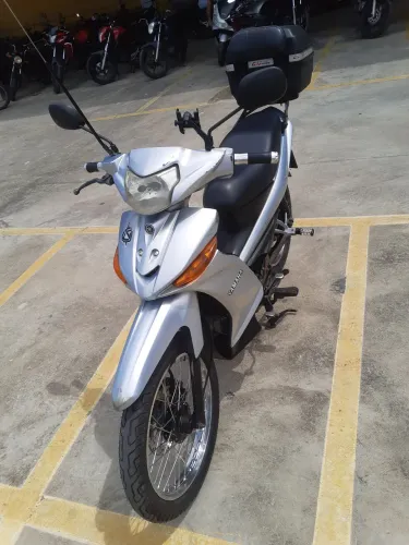 Linda Yamaha Crypton vendo ou troco 