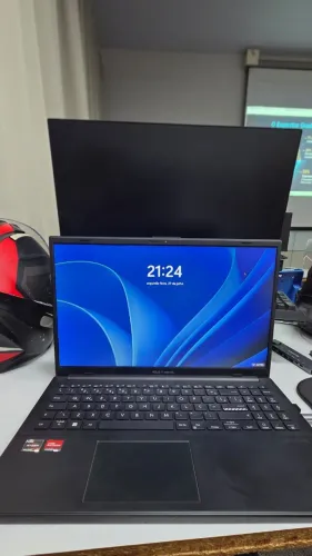 Notebook ASUS AMD Ryzen 5 7520U, 8GB RAM, 1TB SSD