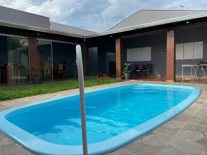 Casa com Piscina Aquecida - 3 Quartos (2 Suítes) - Jardim São Bento