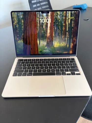 MacBook M4 