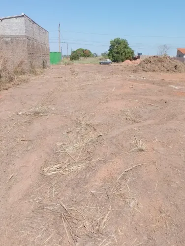 Imóvel para venda possui 360 metros quadrados em Petrópolis - Várzea Grande - MT
