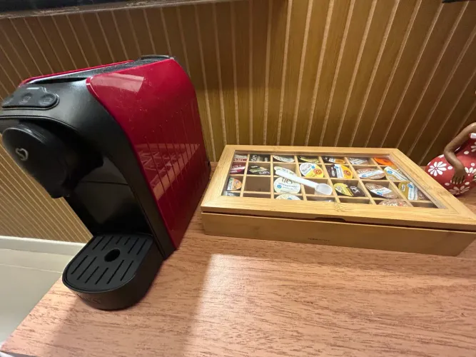 Máquina de café 3 corações passione com cápsulas e porta cápsulas