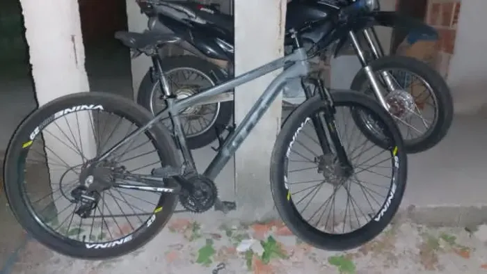 Vendo bicicleta seminova