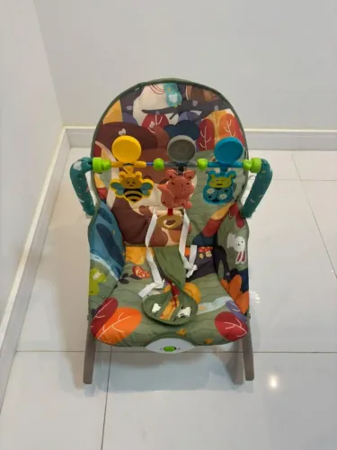 Cadeirinha Musical/Vibratória para bebê