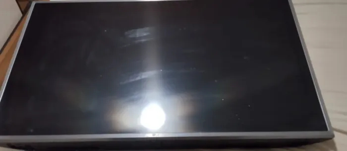 Tv LG 43 tela trincada 