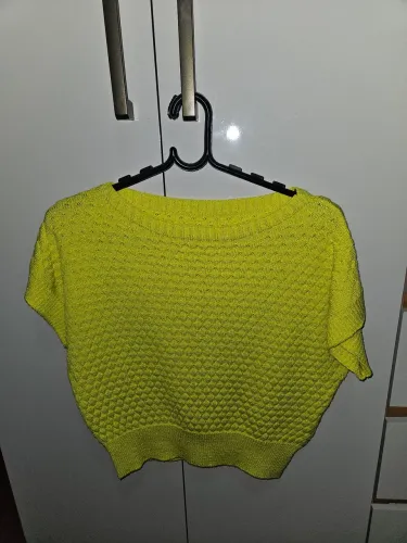 Cropped tricô femnino verde neon tamanho único, usado apenas 1 vez