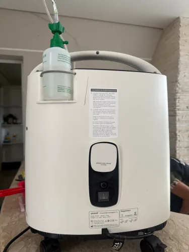 Concentrador de Oxigênio Yuwell 8F-5AW - 5 Litros/min