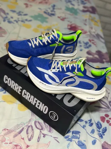 Tênis esportivo, Corre grafeno 3
