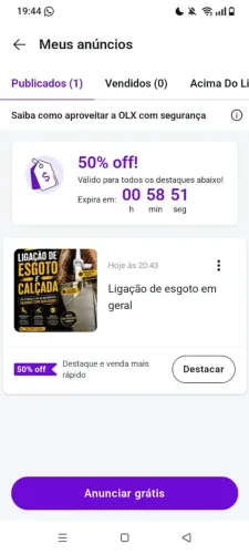 Encanamento de esgoto e calçada