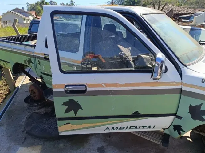 Porta Dianteira Toyota Hilux SR5 1996 ate 2004 Lado Direito