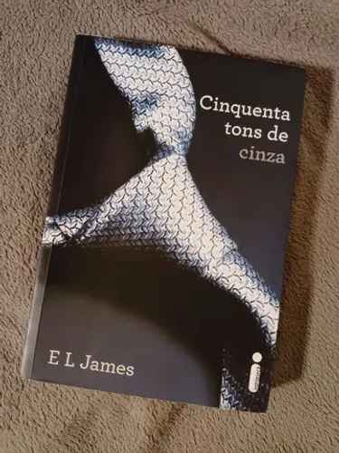 Livro Cinquenta Tons de Cinza