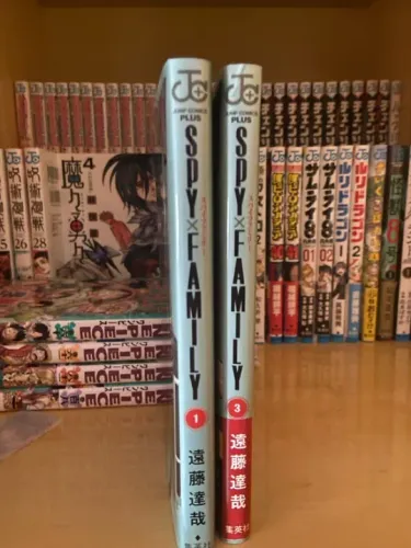 SPYxFAMILY vol 1 e 3 em japonês