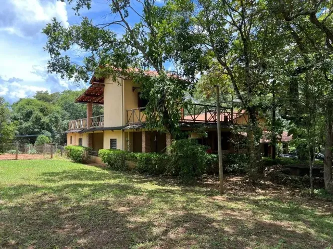 Sitio 35.000m² com casa, espaço gourmet, agua correntes nos fundos, poço de peixes.
