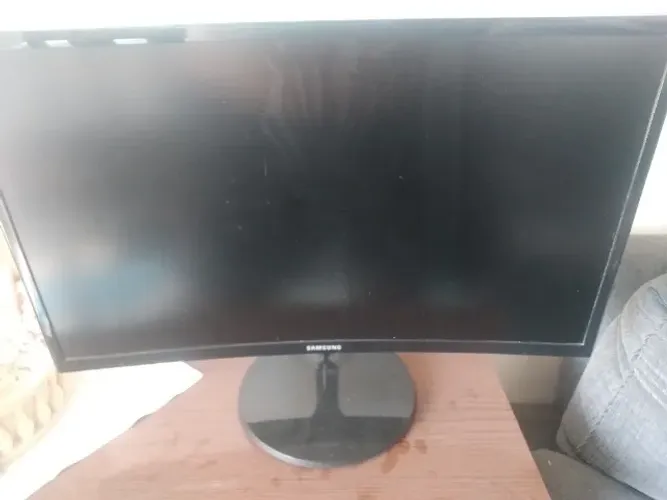 Monitor Samsung curvo 24 polegadas