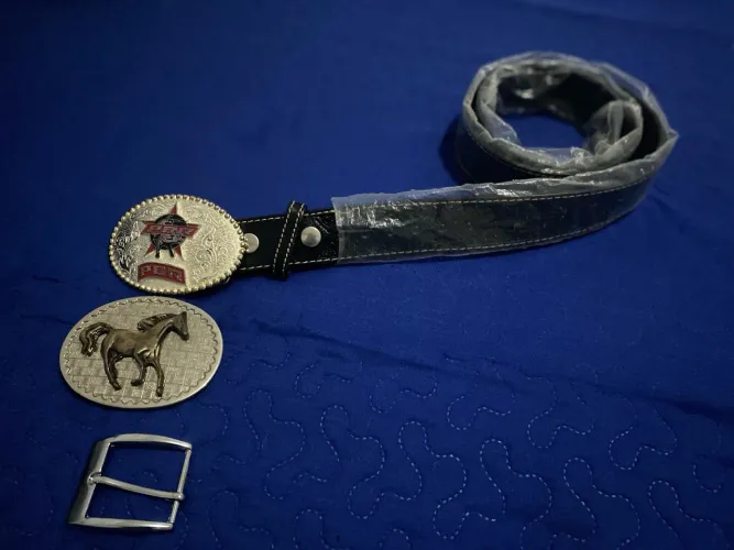 Cinto couro com 3 fivelas country