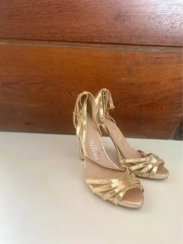 Salto Carmen Steffens- Tamanho 39