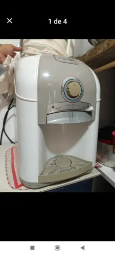 pra sair hoje Bebedouro de água de mesa com compressor gela muito