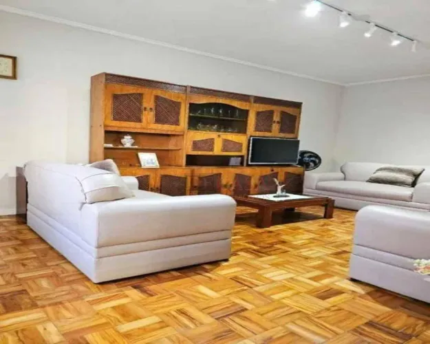 Casa térrea a venda na Vila Matilde com 3 dormitórios e 4 vagas de garagem.