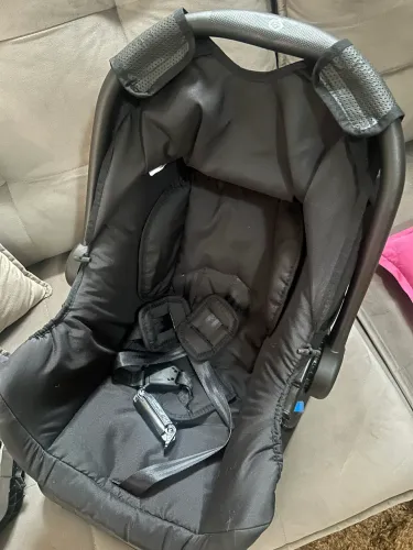 Bebê conforto e base Galzerano