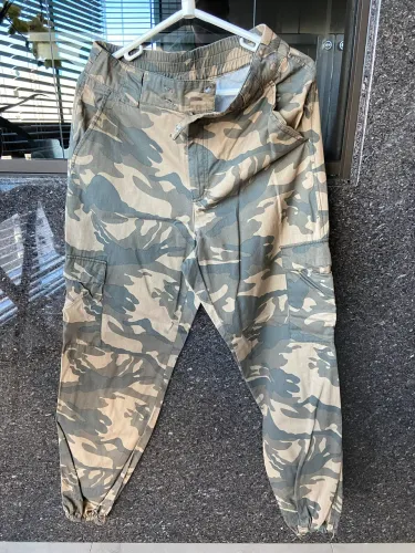 Calça Nova Cargo camuflada - Verde Militar