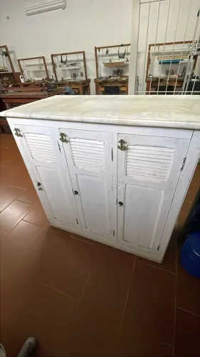 Armário Rústico com Tampo de Mármore - 3 Portas, Estilo Naval