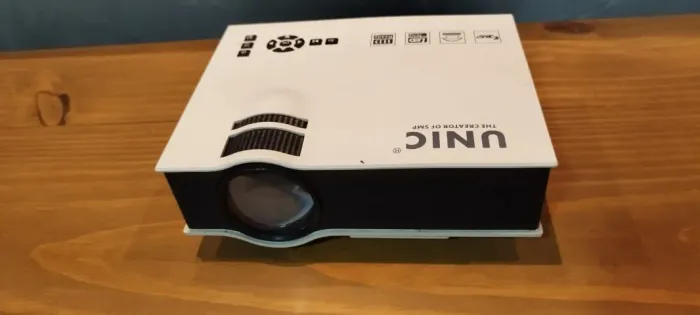 (descricao) Projetor UC40 Mini
