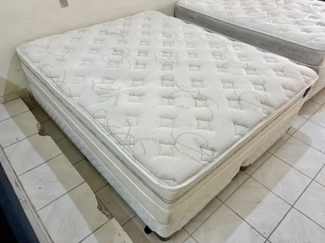 Cama box de casal Queen , cama Queen bipartida
