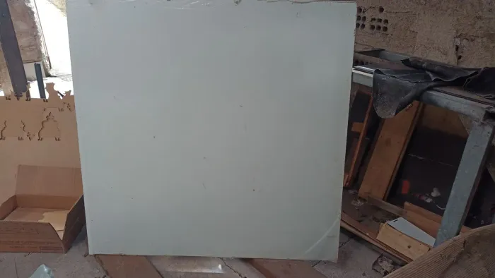 Placa de MDF laminado 6 mm de espessura 1x1m