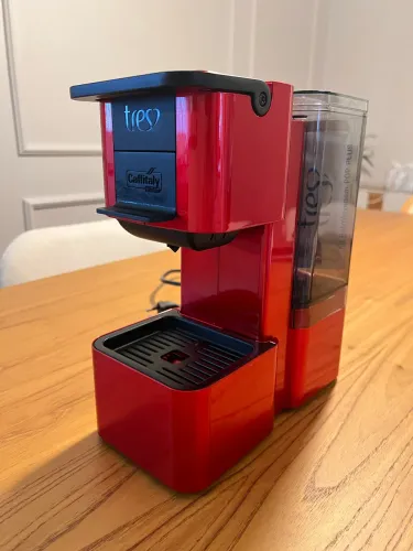 Cafeteira três corações pop plus