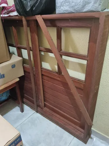 Janela de Jatoba 100x120 Nunca usada